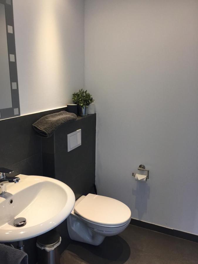 Hotel Ruhrpottfriends Есен Екстериор снимка