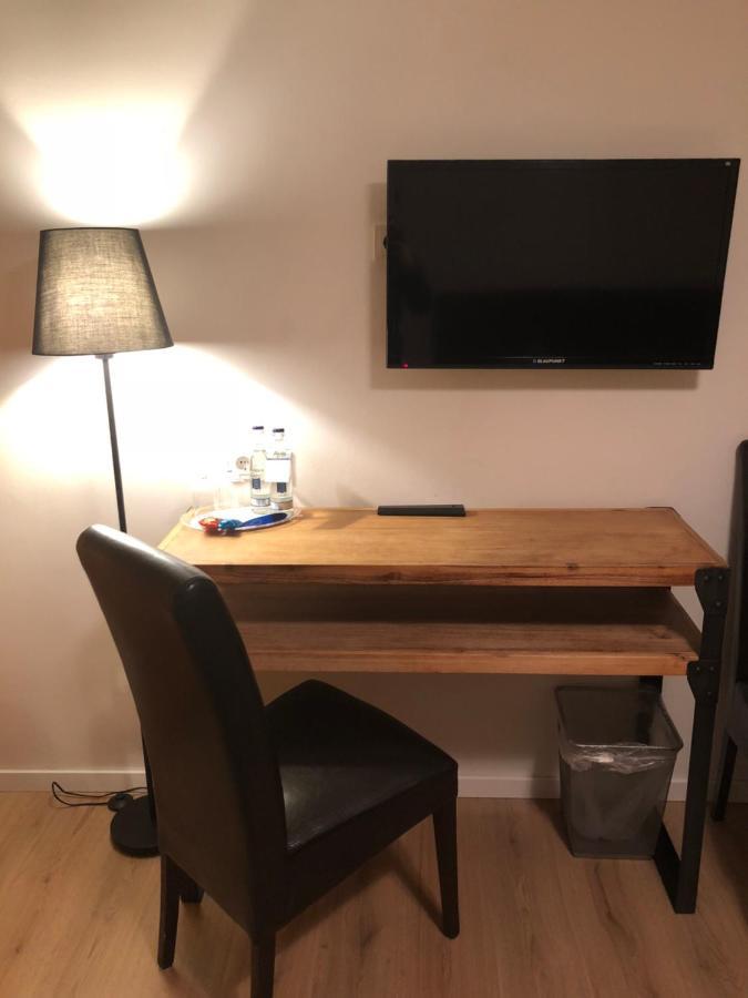 Hotel Ruhrpottfriends Есен Екстериор снимка