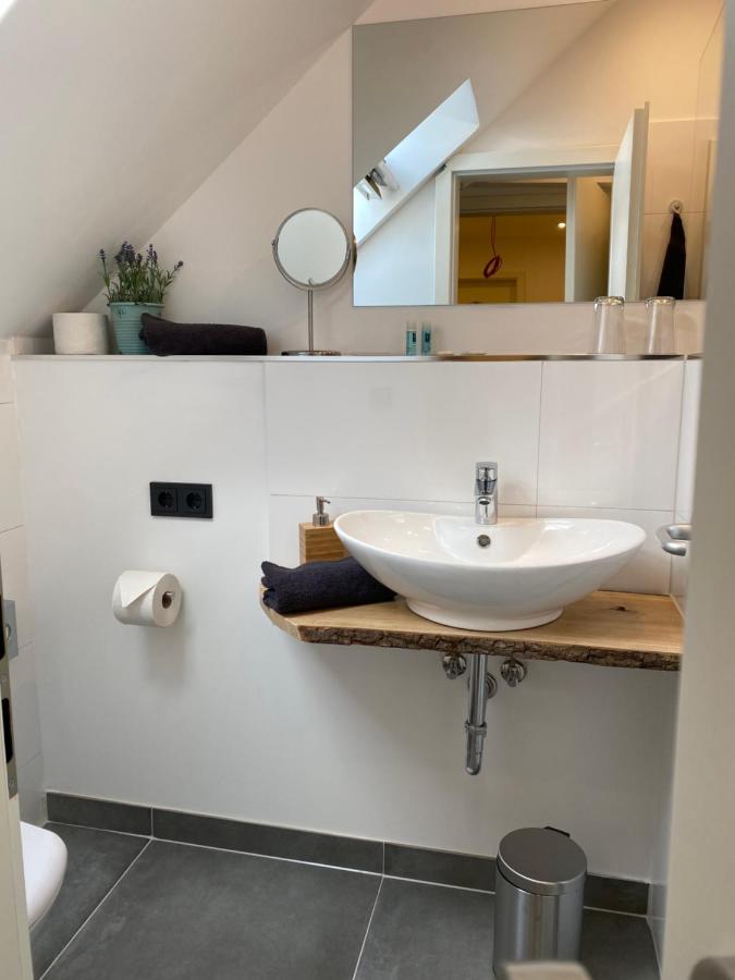 Hotel Ruhrpottfriends Есен Екстериор снимка